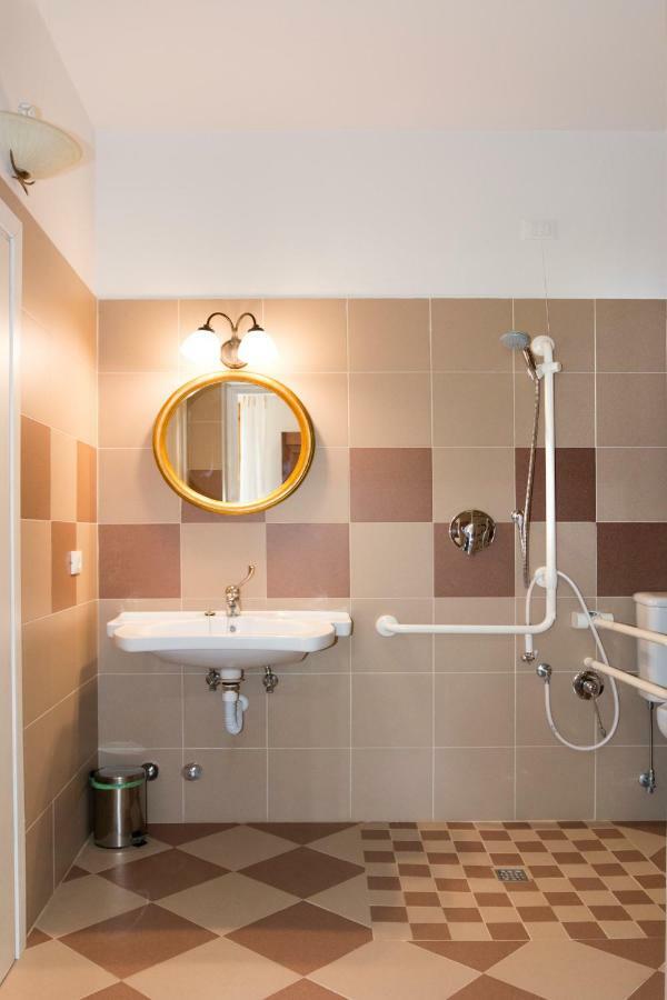 Agriturismo Podere Rondinaio Lamporecchio Ngoại thất bức ảnh